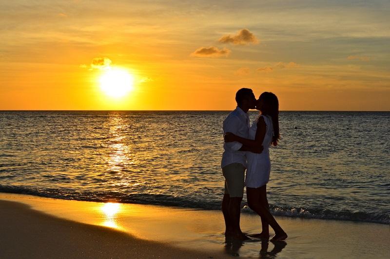 Aruba Romantic Activities for Two | Aruba Sunsets | Beach Brides