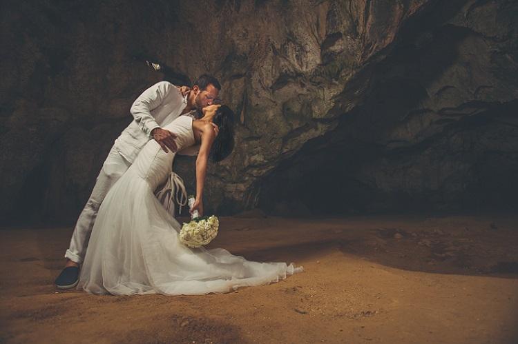 Aruba Wedding Photography| Trash the Dress Photoshoot | Aruba Beach Brides