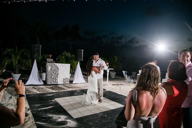 Aruba Destination Wedding | Beach Brides | Lindsay and Mark