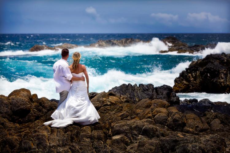 Aruba Wedding Photographer Victor Winklaar | Trash the Dress Photoshoot | Aruba Beach Brides 