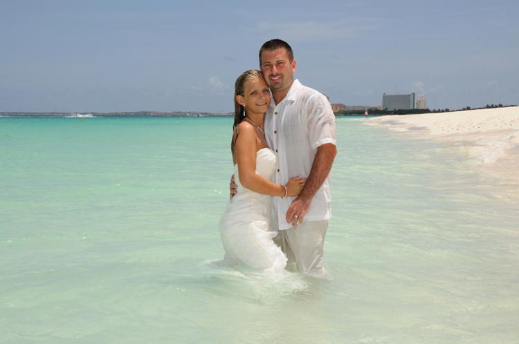 Robert Arenz Photography | Aruba Destination Wedding | Aruba Beach Brides